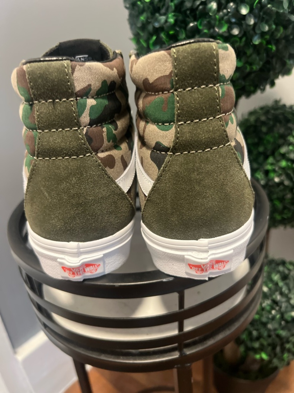 Vans men Sneakers in Olive Green Camo with White Stripe 7.5 men 9 women - Picture 6 of 8
